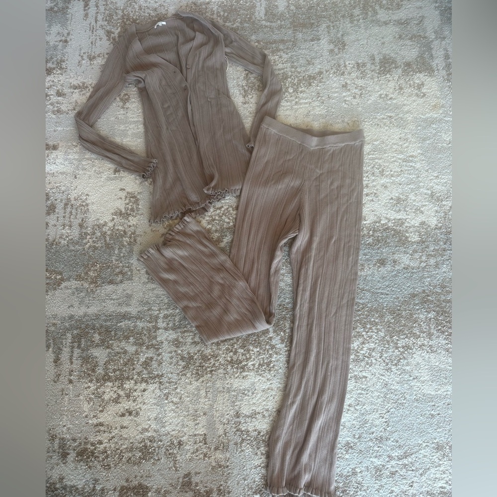 Beige Ribbed Lounge Set